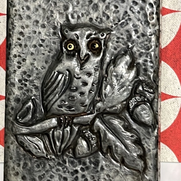 Vintage owl hinged metal embossed keepsake box wood interior - Picture 2 of 10